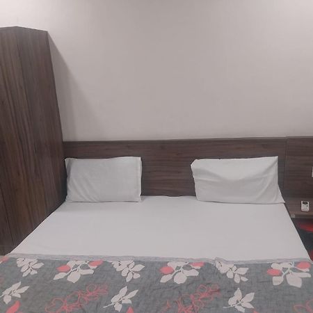 Hotel Rovers Inn Amritsar Room photo