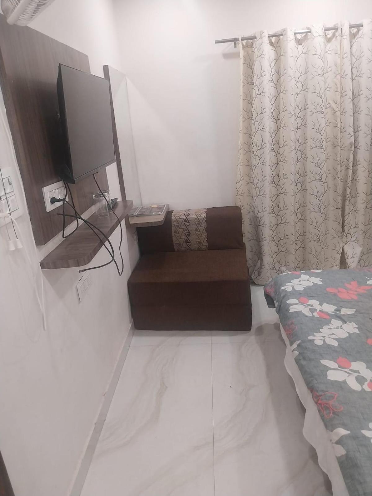Hotel Rovers Inn Amritsar Exterior photo